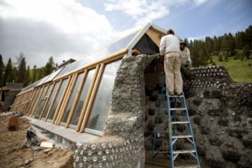 Építkezés a világ végén: Földház Montanában