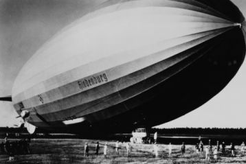 A Hindenburg léghajó I.-II.